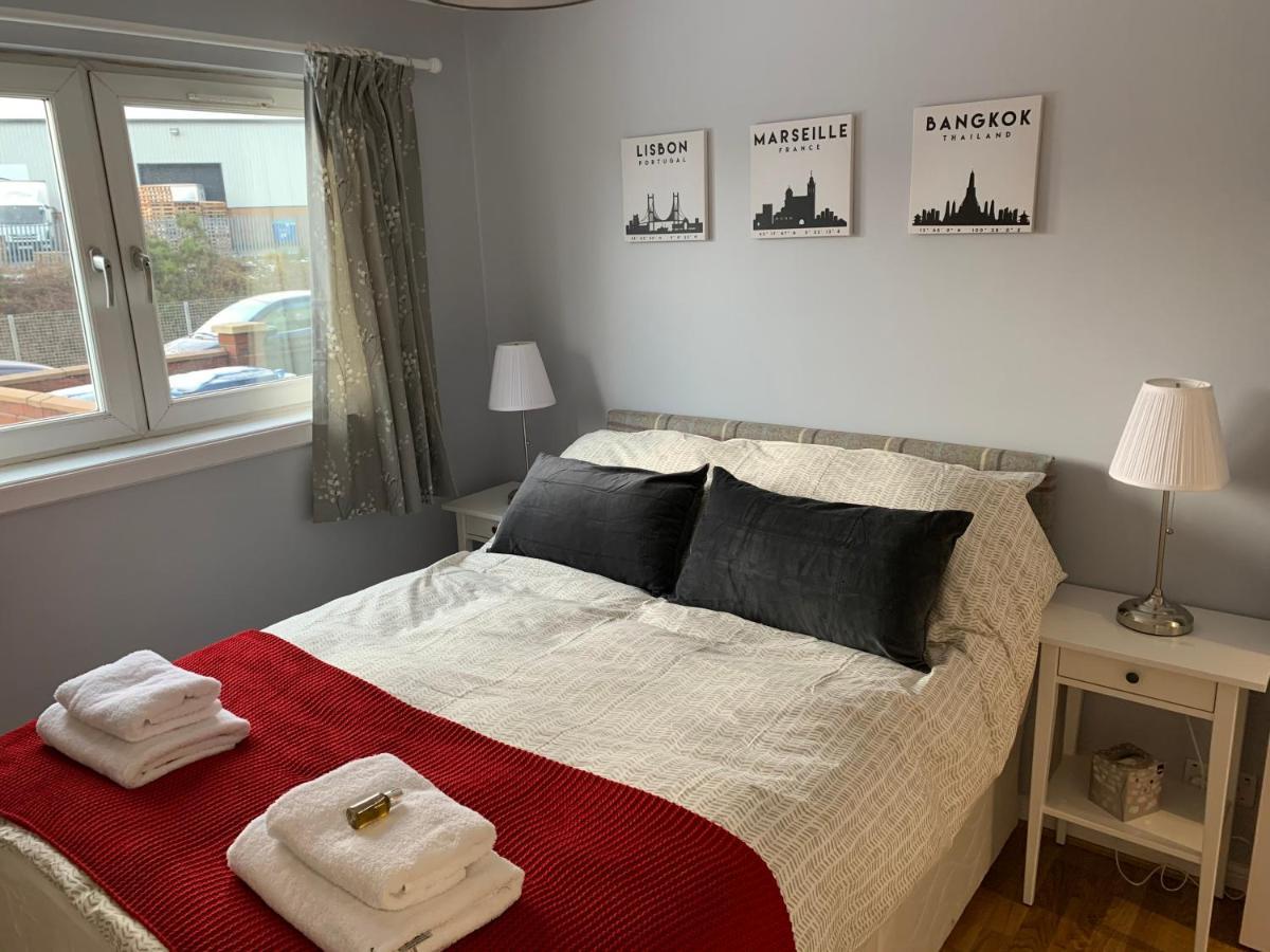 Flat One, 212 Eaglesham Road, East Kilbride, Glasgow Extérieur photo